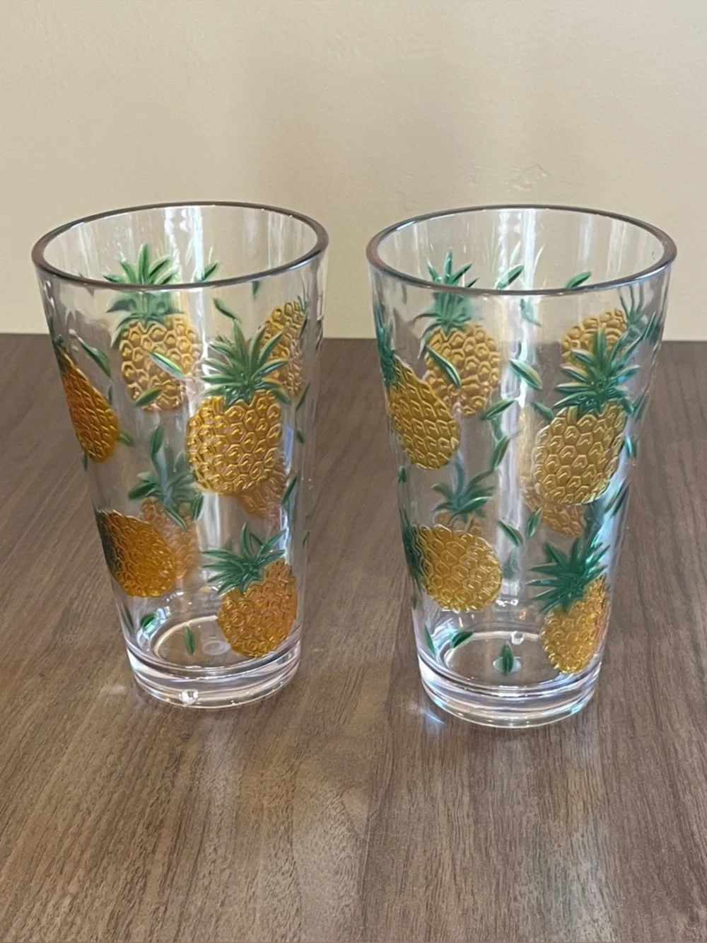 Pineapple Embossed Thick Acrylic Pint Tumbler Glasses Tropical Pool Bar Party